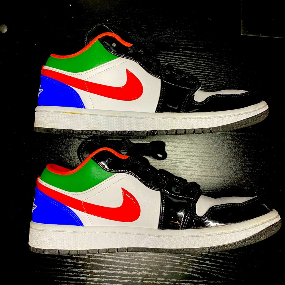 Nike 1s low top, lightly worn! Make me an offer!